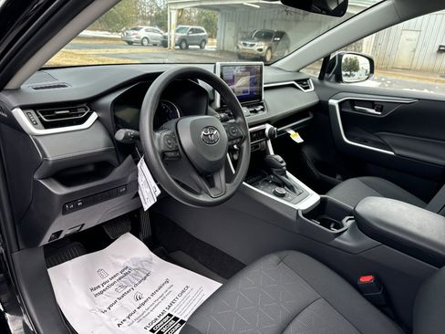 New 2025 Toyota RAV4 XLE w/ Convenience Package AWD/4WD image 15