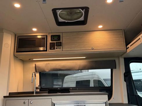 Used 2019 Mercedes-Benz Sprinter 4x4 170 image 3