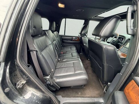 Used 2015 Lincoln Navigator 4WD image 29