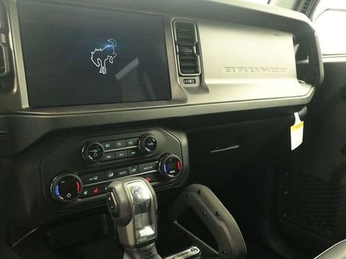 New 2026 Ford Bronco Badlands image 11