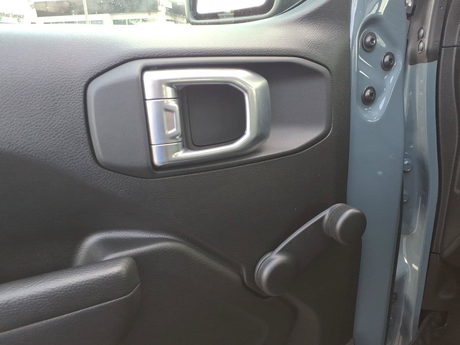 Used 2024 Jeep Wrangler Sport AWD/4WD image 8
