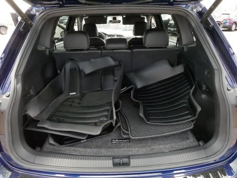 Used 2023 Volkswagen Tiguan SEL R-Line AWD/4WD image 18