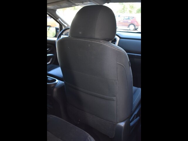 Used 2018 Nissan Titan SV w/ SV Convenience Package RWD image 36