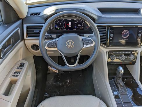 Certified 2022 Volkswagen Atlas SE image 15