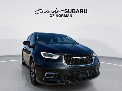 Used 2022 Chrysler Pacifica Touring-L