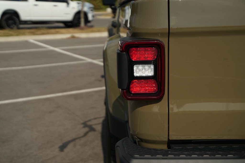 New 2026 Jeep Gladiator Sport AWD/4WD image 43