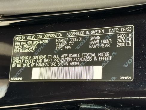 Used 2024 Volvo XC60 B5 Plus w/ Protection Package Premier AWD/4WD image 26
