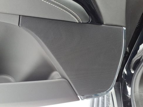 Used 2025 Cadillac Escalade V image 17