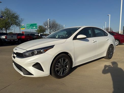 Used 2024 Kia Forte LXS image 1