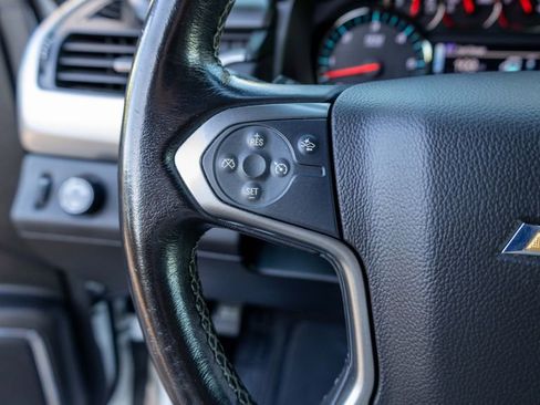 Used 2019 Chevrolet Suburban LT image 25