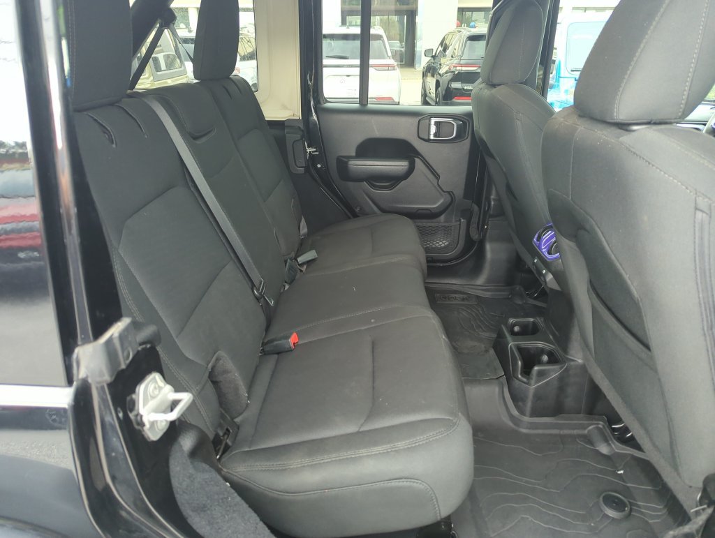 Used 2022 Jeep Wrangler Unlimited Sport AWD/4WD image 30
