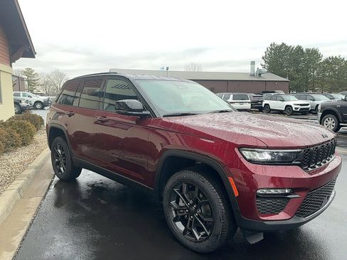 New 2025 Jeep Grand Cherokee Limited image 3