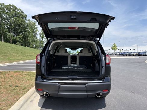 New 2026 Subaru Ascent Limited AWD/4WD image 14