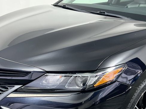 Used 2021 Toyota Camry SE image 11