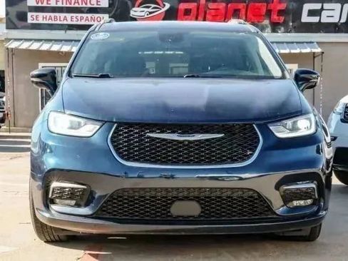 Used 2021 Chrysler Pacifica Touring-L FWD image 5