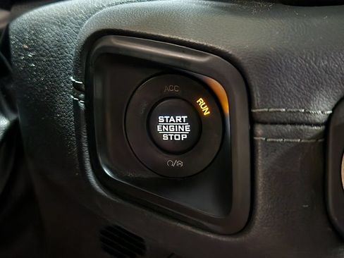 Used 2024 Jeep Wrangler Unlimited Sahara AWD/4WD image 41
