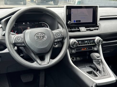 Used 2024 Toyota RAV4 XLE FWD image 30