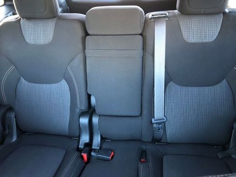 Used 2017 Jeep Cherokee Latitude w/ Safety/Convenience Group image 16