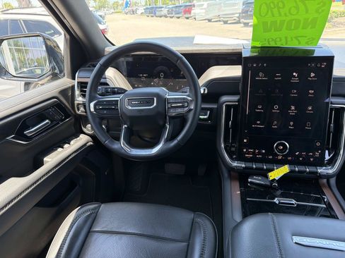 Used 2025 GMC Yukon Denali RWD image 19