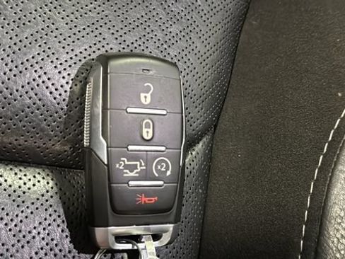 Used 2021 RAM 1500 Laramie AWD/4WD image 19