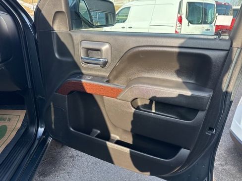 Used 2017 GMC Sierra 1500 SLE w/ SLE Value Package image 28