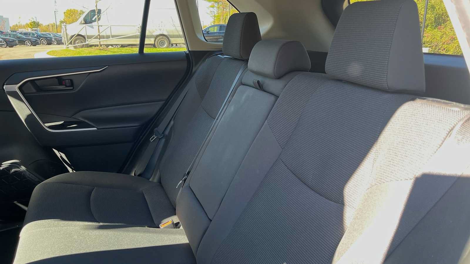Used 2019 Toyota RAV4 LE FWD image 34