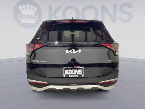 Used 2023 Kia Sportage EX image 5