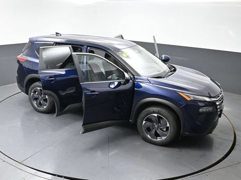 Used 2025 Nissan Rogue SV FWD image 49