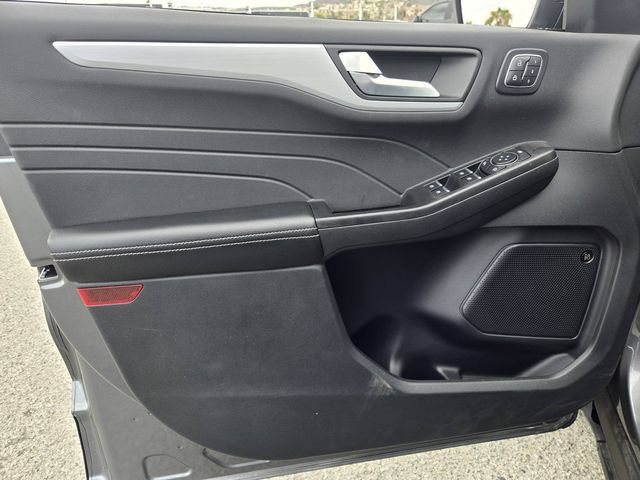 Used 2025 Ford Escape SE w/ PHEV Premium Package FWD image 12