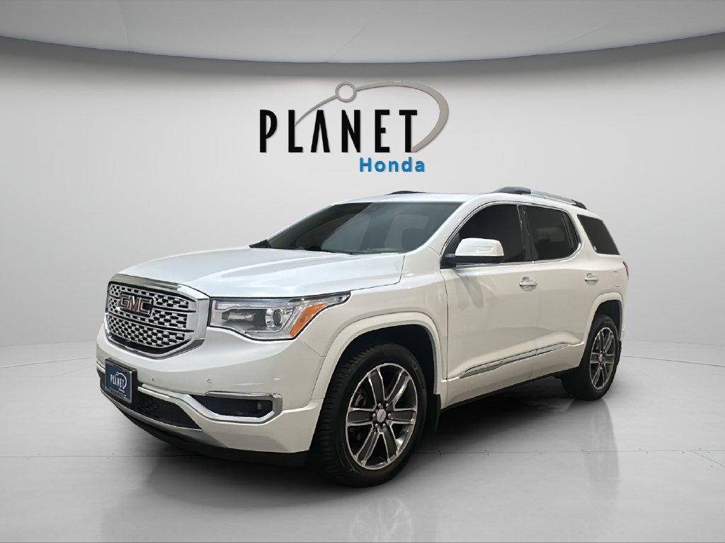 Used 2018 GMC Acadia Denali w/ Technology Package AWD/4WD image 3