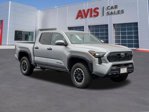 Used 2025 Toyota Tacoma TRD Off-Road image 3