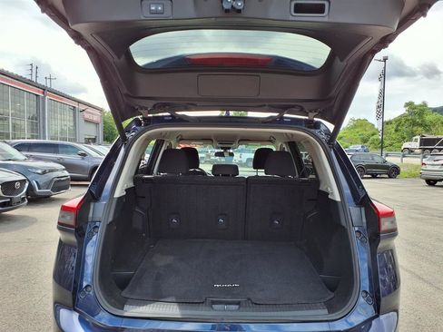 Used 2024 Nissan Rogue SV FWD image 9
