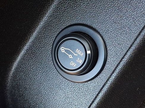 Used 2019 Chevrolet Equinox LT w/ Sun & Navigation Package image 25