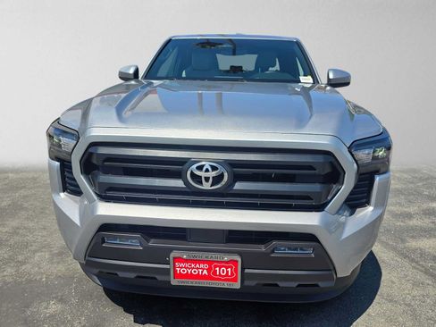 Used 2025 Toyota Tacoma SR5 AWD/4WD image 8