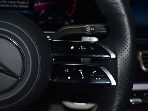 Certified 2025 Mercedes-Benz GLS 450 4MATIC image 10