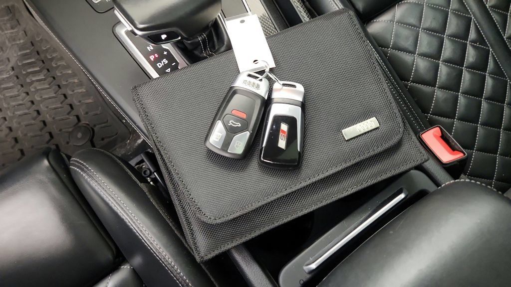Used 2018 Audi SQ5 Prestige w/ Prestige Package AWD/4WD image 33