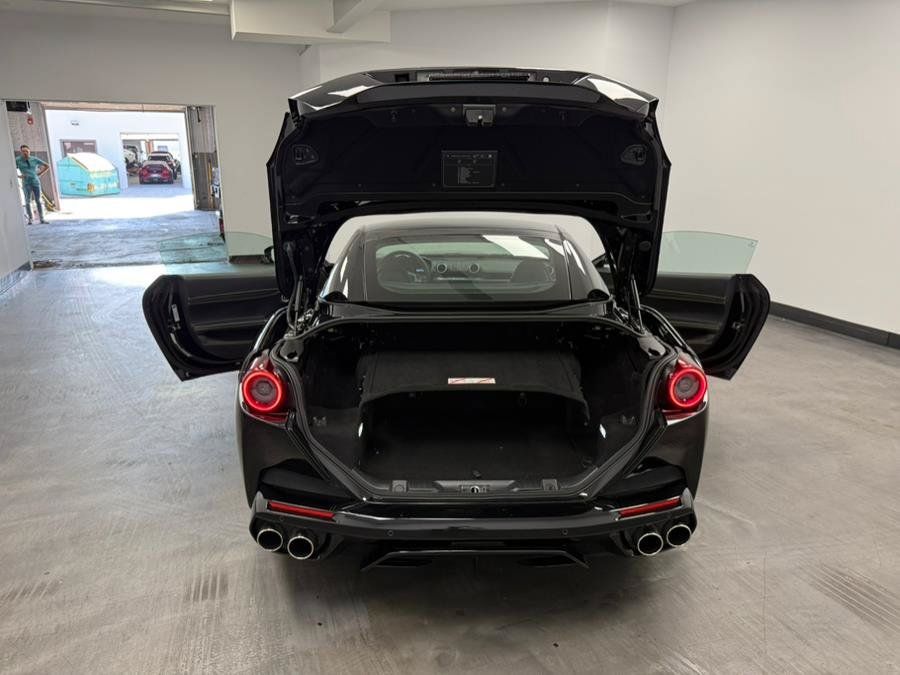 Used 2019 Ferrari Portofino RWD image 93