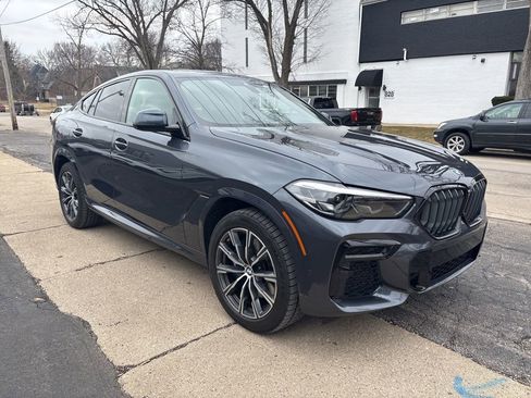 Used 2022 BMW X6 xDrive40i w/ M Sport Package image 11