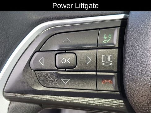 Used 2023 Jeep Grand Cherokee Altitude AWD/4WD image 12