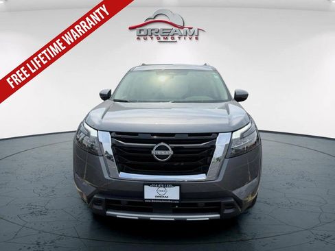 Certified 2025 Nissan Pathfinder SL w/ Cargo Package AWD/4WD image 2