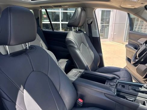 Used 2025 Toyota Grand Highlander AWD Hybrid image 33