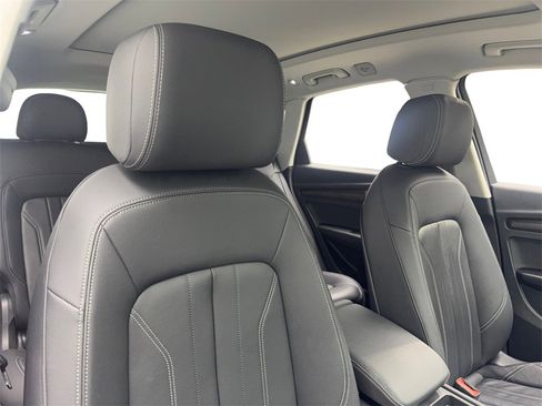 Used 2022 Audi Q5 2.0T Premium w/ Convenience Package image 46