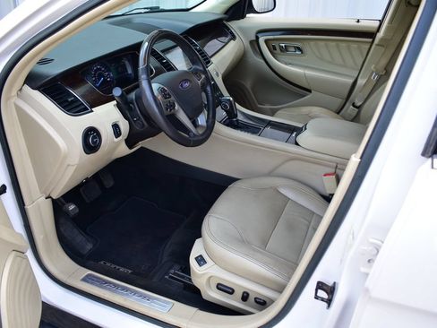 Used 2017 Ford Taurus Limited FWD image 16