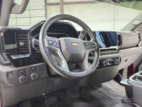 Used 2023 Chevrolet Silverado 1500 LT AWD/4WD image 19