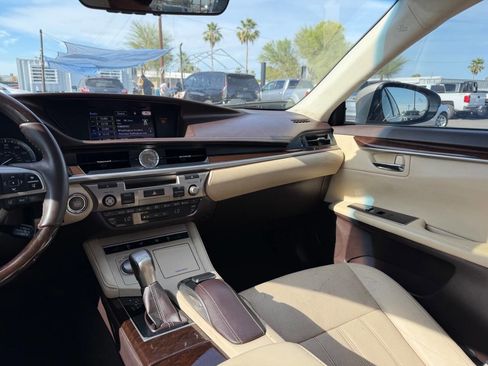 Used 2016 Lexus ES 350 w/ Luxury Package w/Wood Trim image 19