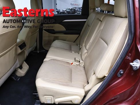 Used 2018 Toyota Highlander Plus AWD/4WD image 20