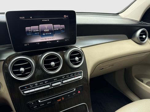 Used 2018 Mercedes-Benz GLC 300 4MATIC w/ Multimedia Package image 24