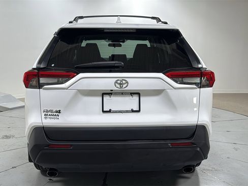 Used 2022 Toyota RAV4 XLE image 4
