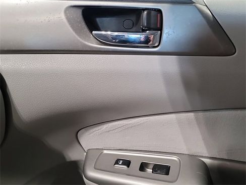 Used 2010 Subaru Forester 2.5X Limited image 20
