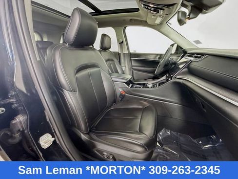 Used 2023 Jeep Grand Cherokee Limited image 29